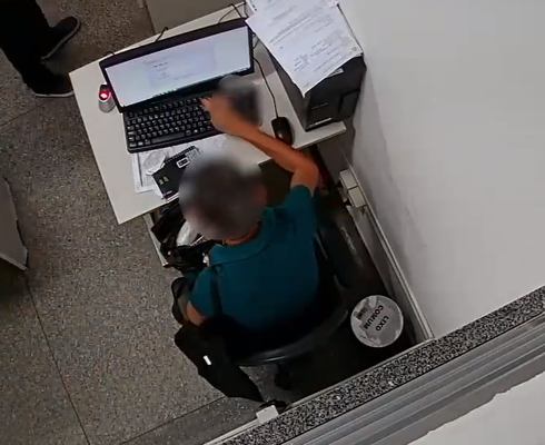 Servidora é flagrada registrando ponto falso por colegas em posto de saúde de Aracaju