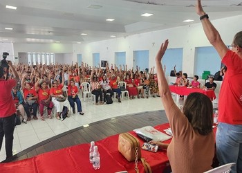 Justiça decide a favor de professores da rede estadual e mantém possibilidade de greve