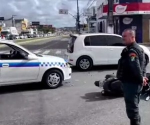 Acidente no cruzamento em Aracaju deixa trânsito lento e causa congestionamento