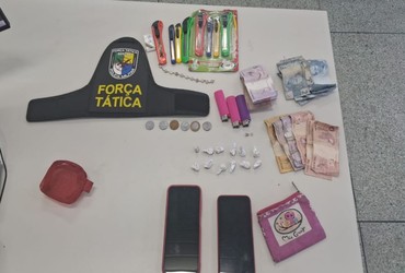 Adolescente é apreendido e mulher é presa por tráfico de drogas na Zona Norte de Aracaju