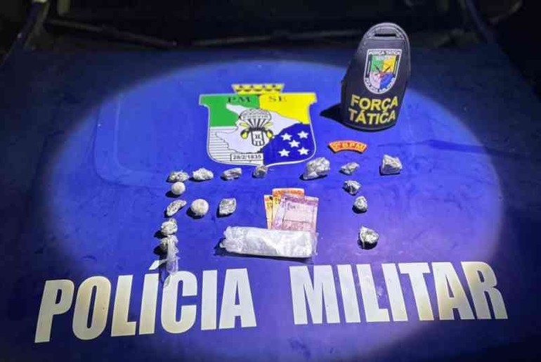 Dupla é presa suspeita de tráfico de drogas em Cedro de São João