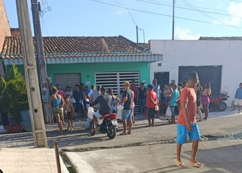 Homem é morto com golpe de faca na região do peito em Umbaúba