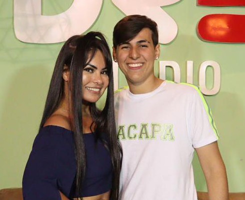Gustavinho Playboyzinho grava música com Paulinha Abelha