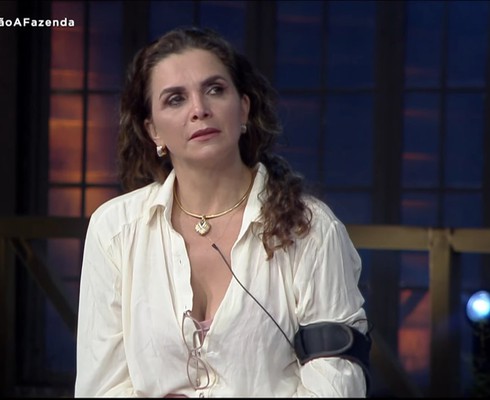 A Fazenda: A polêmica Luiza Ambiel é eliminada e peões vibram com sua saída