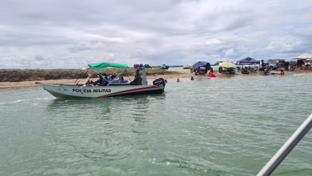 Operação multa condutores na Praia do Viral