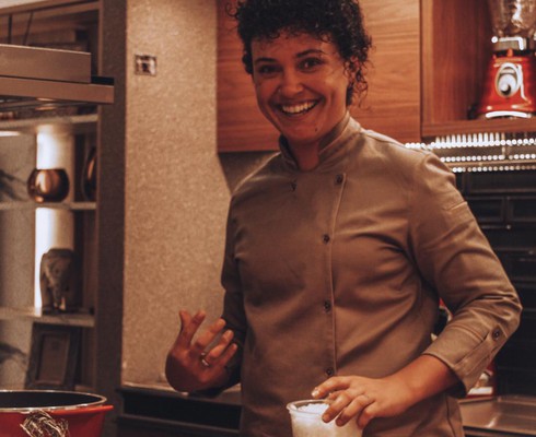 Chef Tâmara Cavalcante é campeã do Prêmio Nacional Dólmã