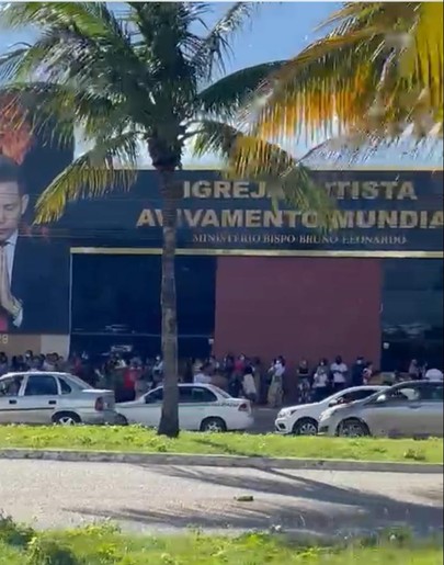 Polícia encerra culto após registrar aglomeração em igreja do bairro Coroa do Meio, em Aracaju