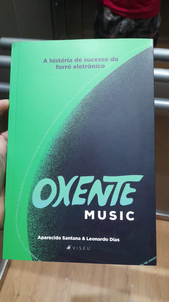 Jornalistas lançam livro "Oxente Music" que aborda as mudanças do forró eletrônico