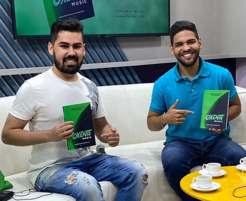 Jornalistas sergipanos lançam livro-reportagem sobre as três décadas do forró eletrônico
