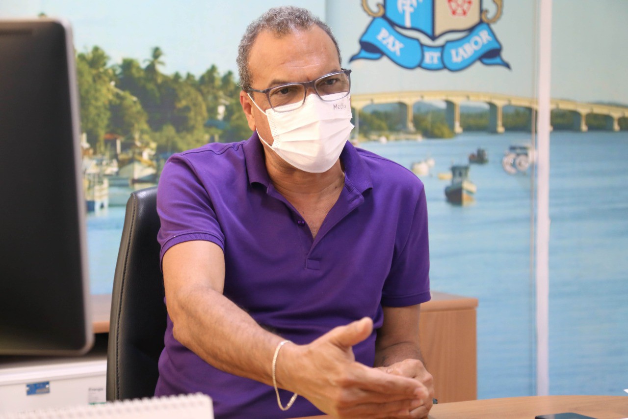 Escritor e publicitário Carlos Cauê lança livro com reflexões acerca da pandemia em Aracaju
