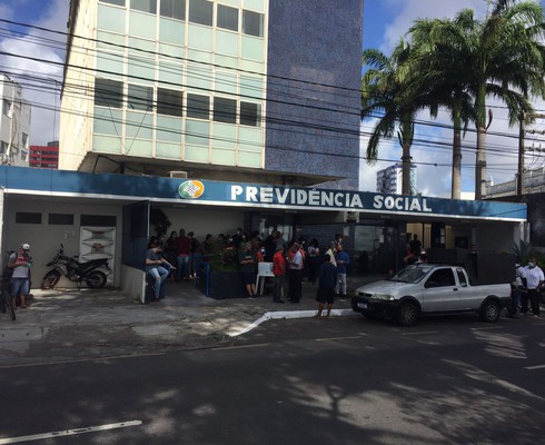 Após acordo, peritos do INSS encerram greve nacional e retomam atendimento