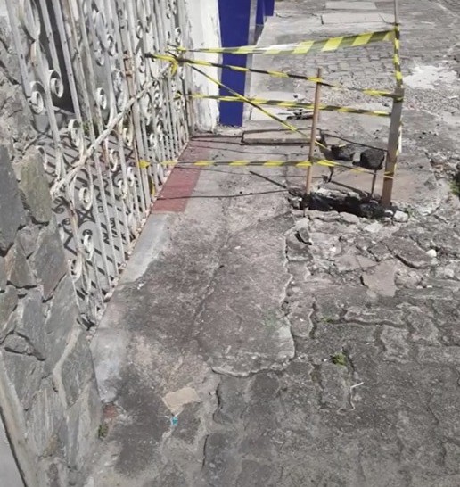 Mulher com deficiência tentar tomar vacina mas rampa de acesso de UBS estava isolada em Aracaju
