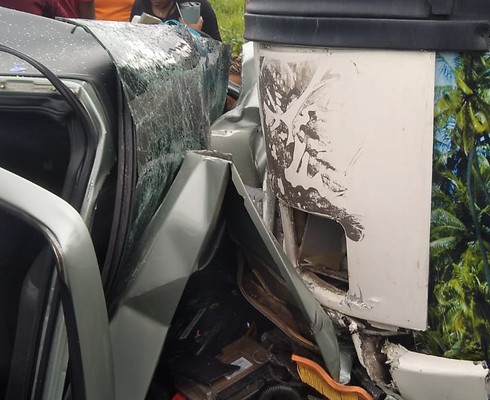 Segurança morre após colisão entre carro e ônibus em Capela