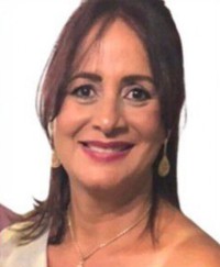 Escritora lança livro sobre situações vividas no cotidiano