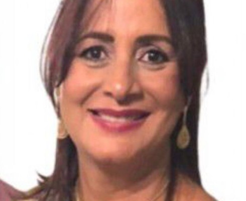Escritora lança livro sobre situações vividas no cotidiano