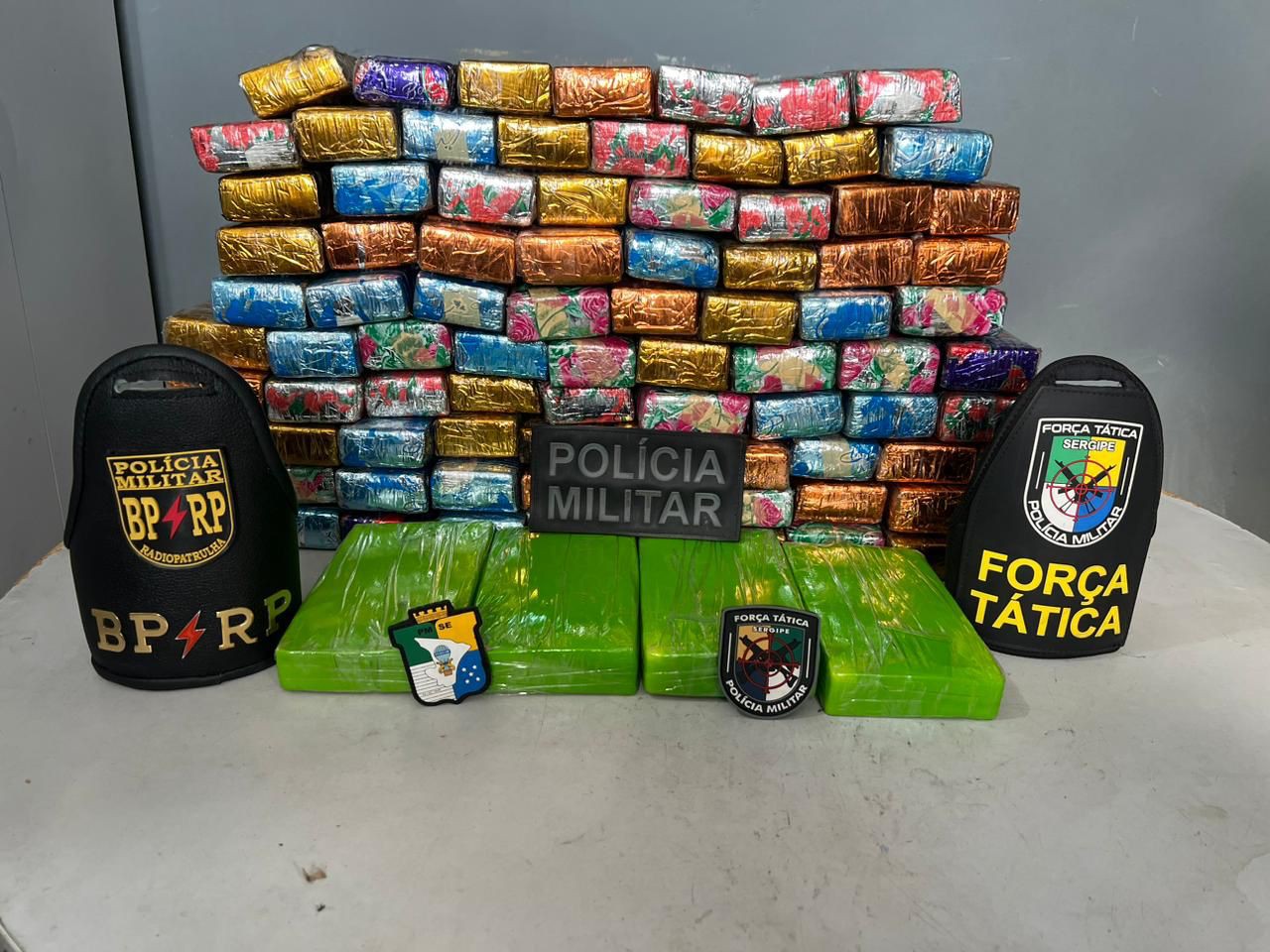 Polícia apreende mais de 60 quilos de drogas dentro de veículo em Socorro