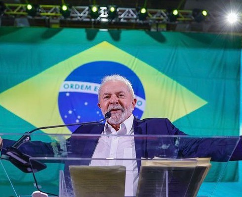 Lula é eleito pela terceira vez presidente do Brasil