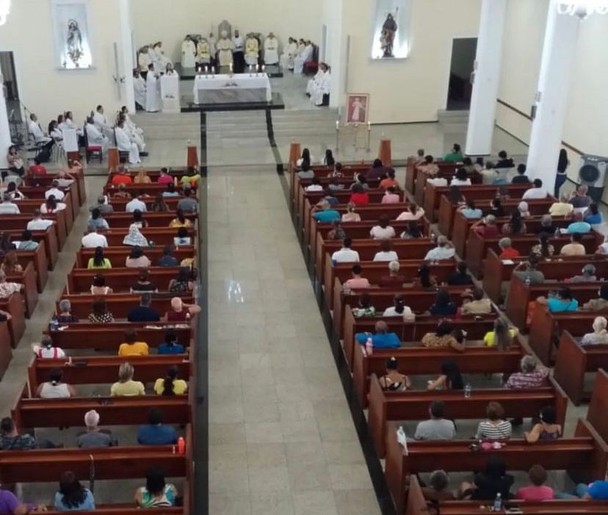 Bispo se manifesta após ser acusado de receber salário e não exercer cargo em Sergipe