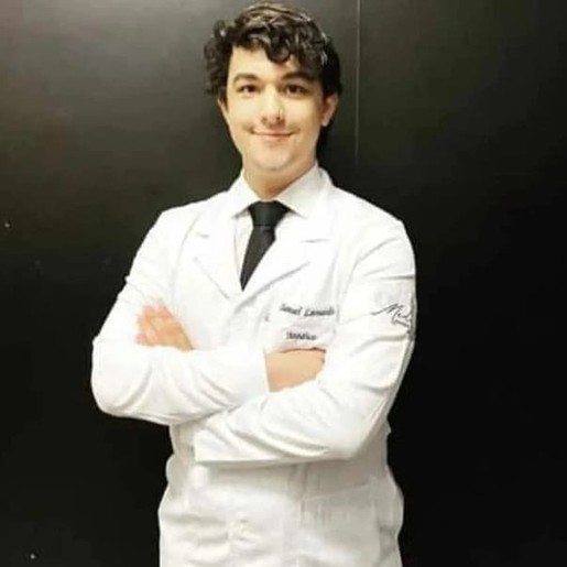 Estudante de medicina sergipano morre após batida entre carro e caminhão na Bahia