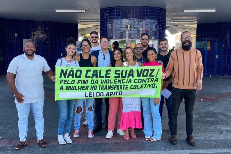 No Dia da Mulher, Ricardo Marques faz ação contra importunação no transporte coletivo