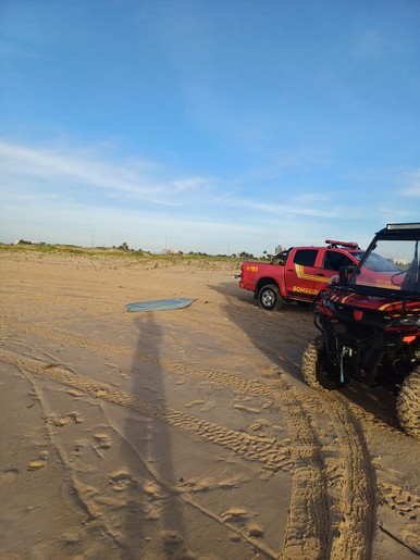 Corpo de jovem que se afogou na Praia dos Artistas é encontrado
