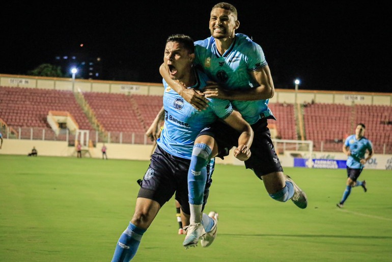 Confiança vence o São Bernardo e garante permanência na Série C