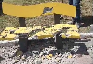 Bancos são destruídos em praça do bairro 18 do Forte em Aracaju