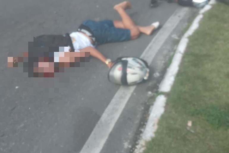 Motociclista morre após colidir com caçamba em Aracaju