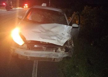Colisão entre carro e moto deixa três pessoas feridas em Ilha das Flores