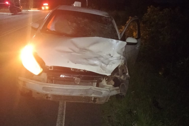 Colisão entre carro e moto deixa três pessoas feridas em Ilha das Flores
