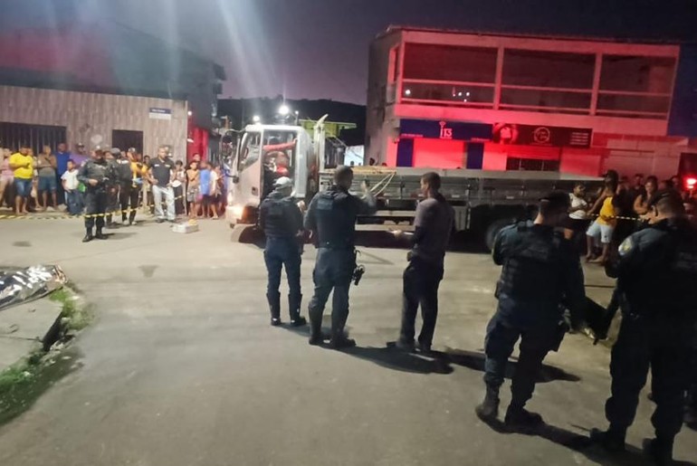 Colisão envolvendo um caminhão e uma motocicleta deixa vítima fatal na Zona Norte de Aracaju