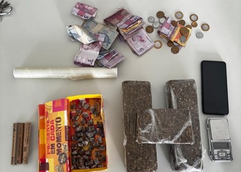 Dois quilos de maconha são apreendidos com suspeito preso por tráfico em Riachuelo
