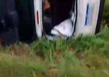 Colisão frontal entre carros deixa feridos na SE-175, em Ribeirópolis