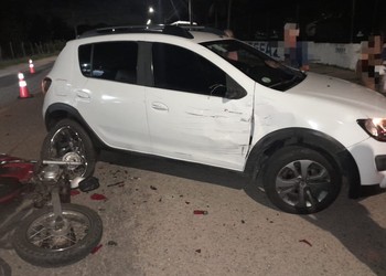 Colisão entre moto e carro deixa dois feridos na Rodovia SE-050, em Aracaju