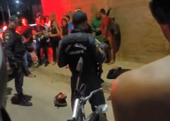 Dupla é capturada após assaltar motoboy no bairro Marivan, em Aracaju