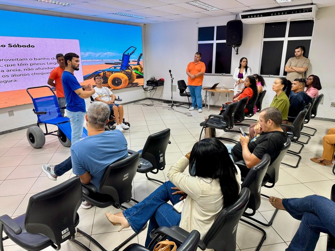 Projeto "Incluir Praiaju" oferece banho assistido para PCDs em Aracaju