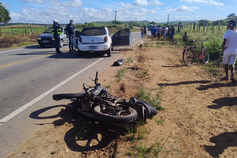 Motociclista morre ao colidir com carro em Riachão do Dantas