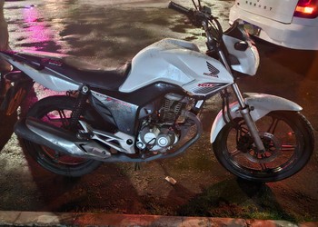 Motociclista fica ferido em colisão traseira com carro na Barra dos Coqueiros