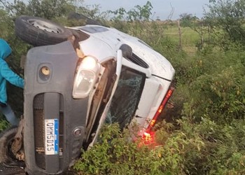 Acidente entre trator e ambulância deixa três feridos na SE-177, em Carira