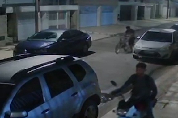 [VÍDEO] Polícia divulga imagem de suspeito de furtar motocicleta no bairro Jabotiana, em Aracaju