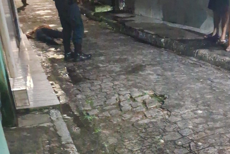 Jovem é morto a tiros no Conjunto Maria do Carmo, em Aracaju