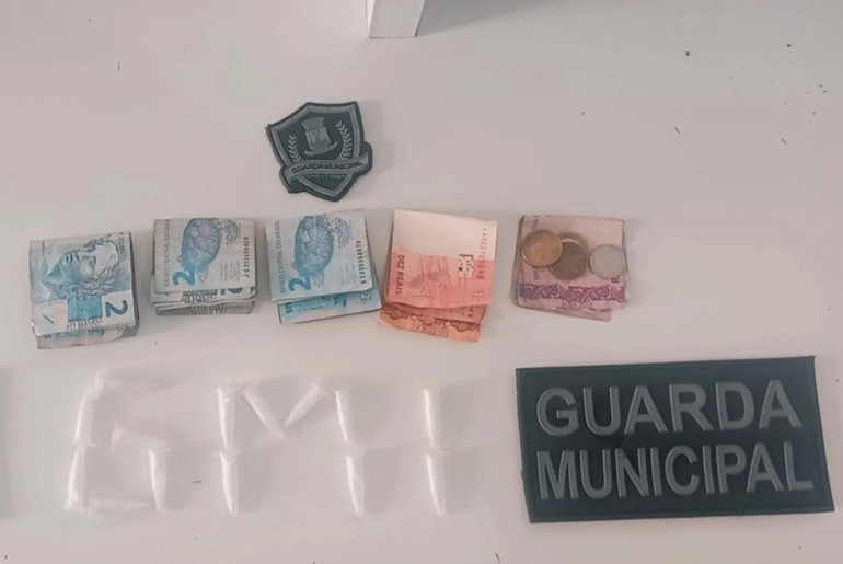 Suspeita de tráfico de drogas é presa no centro de Itabaiana