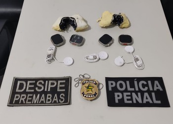 Mulher é presa ao tentar entrar em presídio com smartwatches escondidos em alimentos