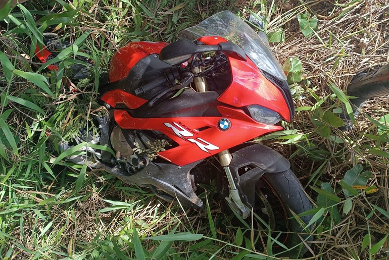 Motociclista fica ferido ao sair da pista em rodovia de Indiaroba