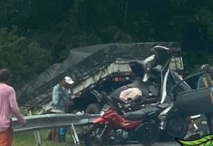 Acidente entre caminhão e picape deixa uma pessoa morta na BR-101 em Estância