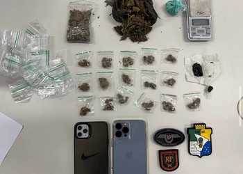 Dois homens são presos por tráfico de drogas na Farolândia, em Aracaju
