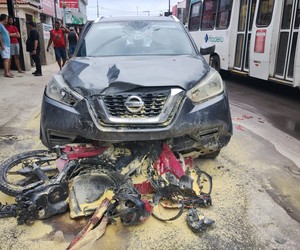 [Vídeo] Pedestre é atropelada e motorista bate em outros dois veículos em Aracaju