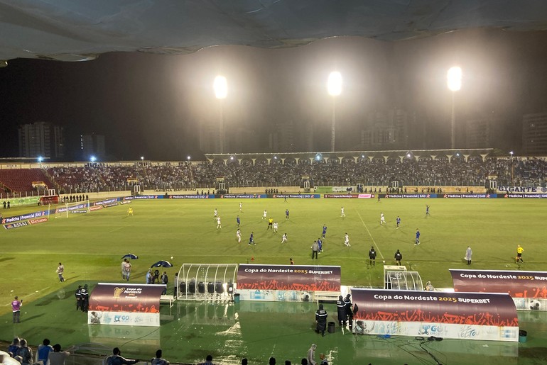 Bahia vence Confiança no Batistão e abre vantagem na final da Copa do Nordeste