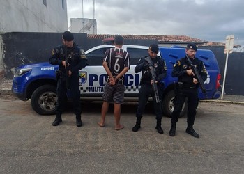 [VÍDEO] Homem é preso após roubar 3 ovos em Canindé de São Francisco