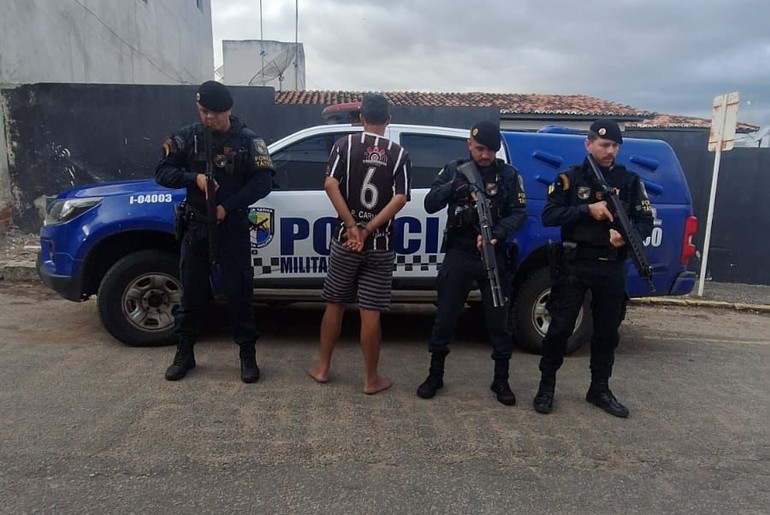 [VÍDEO] Homem é preso após roubar 3 ovos em Canindé de São Francisco
